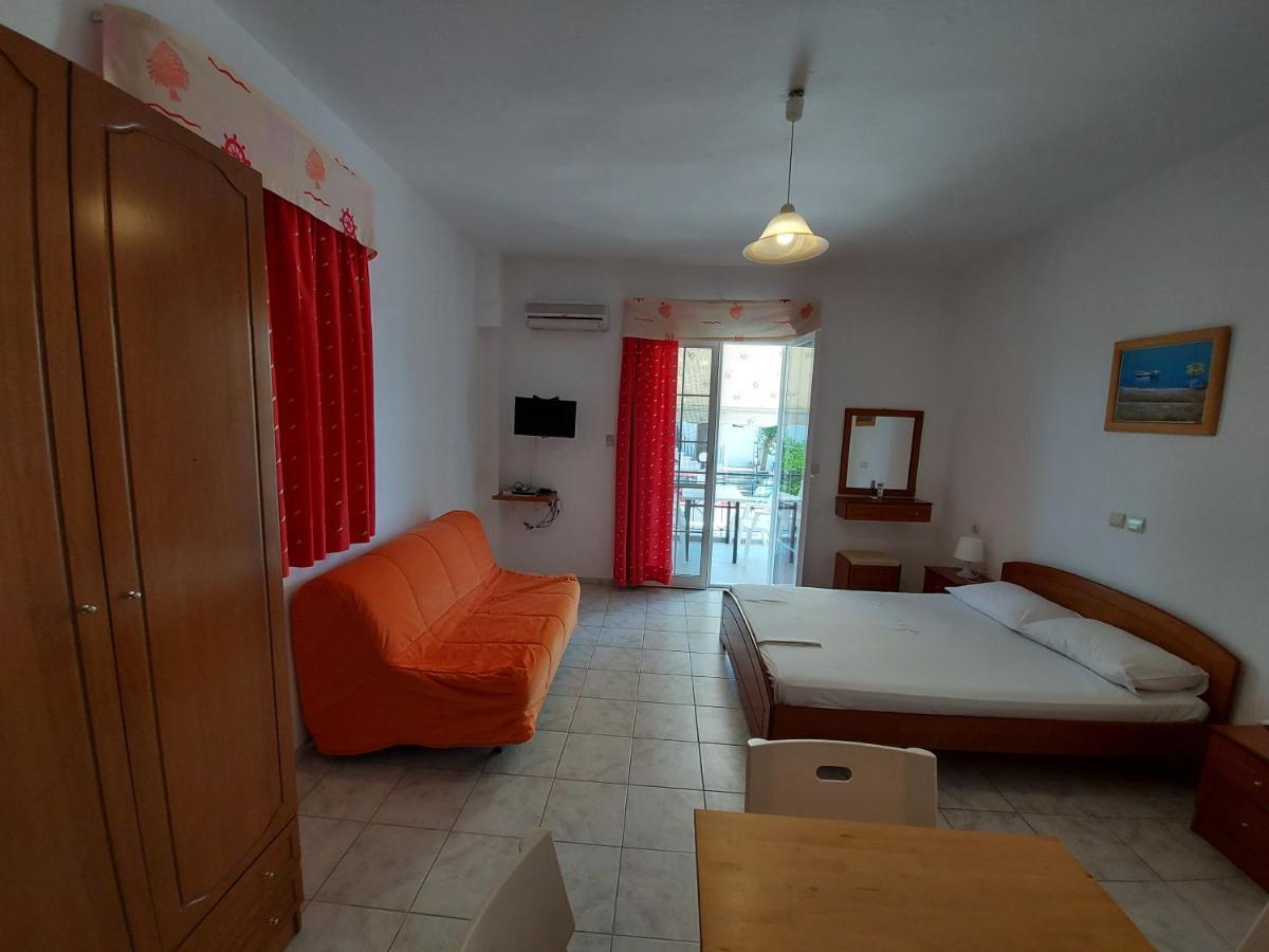 Apocalypsis Studios-apartments *